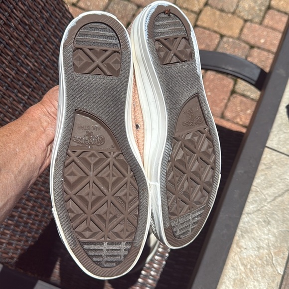 Converse ladies, pink, low top sneaker, lace up ladies  size 9 - Picture 10 of 10